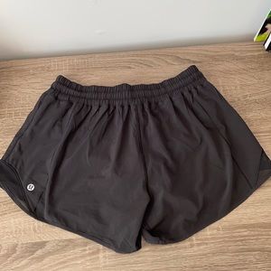 Lulu Lemon Hotty Hot short size 8